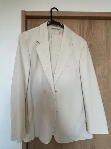 UNIQLO 아이보리 테일러드 자켓 스트레치 팬츠 셋업