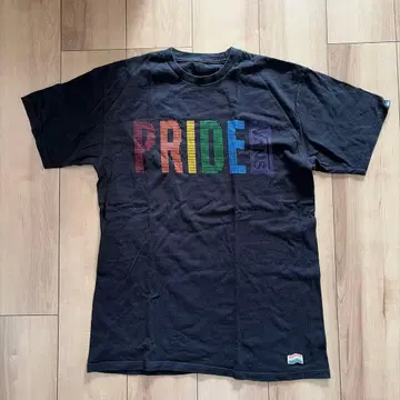VANS PRIDE 로고 블랙 T셔츠