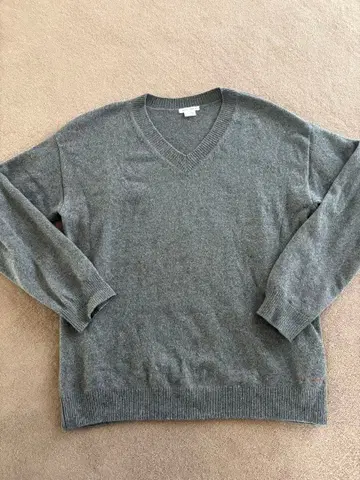 A.P.C. x 제인 버킨 캐시미어 V넥 스웨터