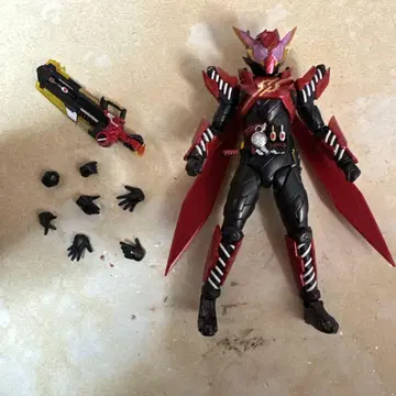 S.H.Figuarts 가면라이더 빌드 토끼토끼 폼