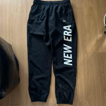 NEW ERA 블랙 트레이닝 팬츠 L