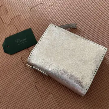 주말 가격 인하 미사용 새상품 [ Creed ] 소가죽 실버 접이식 지갑