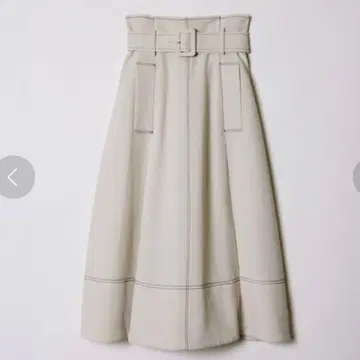 스티치 배색 벨트 부착 턱 플레어 스커트
