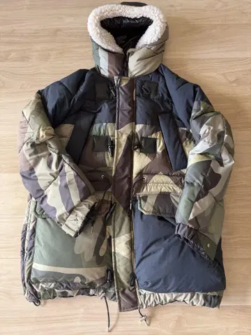 한정판 sacai x kaws 판테드 자켓 카모플라쥬
