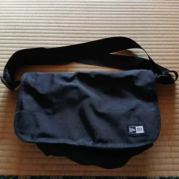 뉴에라 블랙 숄더백