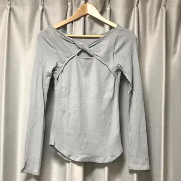 LE CIEL BLEU 24SS 오프숄더 저지 상의