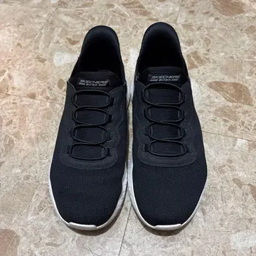 SKECHERS Slip-ins 블랙 스니커즈