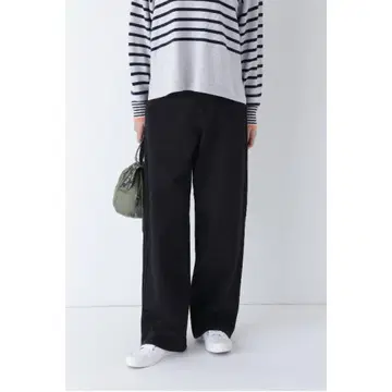 human woman 11oz 블랙 데님 세미 와이드 팬츠
