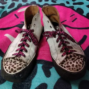 조지 콕스 레오파드 송치 화이트 하이컷 러버 솔 스니커즈