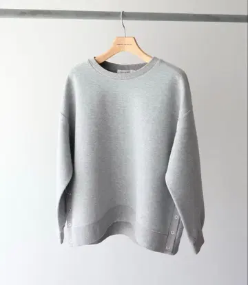 새상품 아메리칸 홀릭 사이드 도트 버튼 분또 풀오버