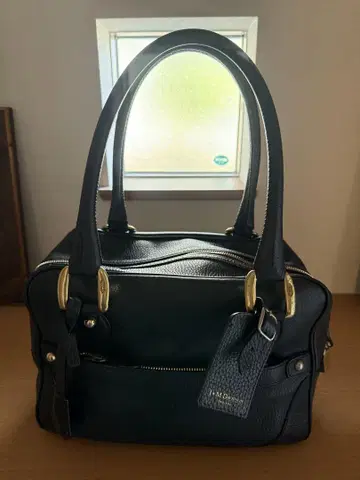 [ J&M DAVIDSON ] 미니 미아 가죽 블랙 숄더백 새상품급