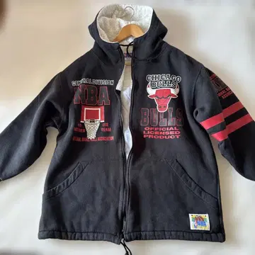 NBA 시카고 불스 자켓 즉시 구매 가능합니다.