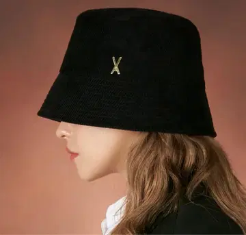 VARZAR 바자르 Stud drop over fit bucket hat