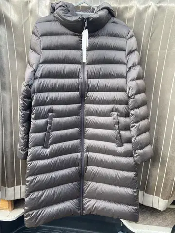 택 포함 새상품 유니클로 울트라 라이트 다운 롱 코트 후드 부착