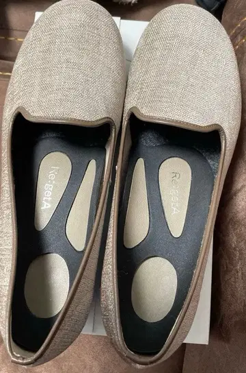 Re:getA 베이지 슬립온 플랫슈즈