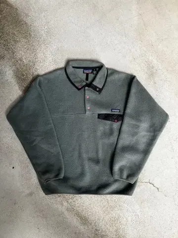 [ 새상품급 ] patagonia Synchilla 스냅T 레어 컬러