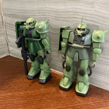 구 키트 1/144 자쿠 2체 정크 완성품