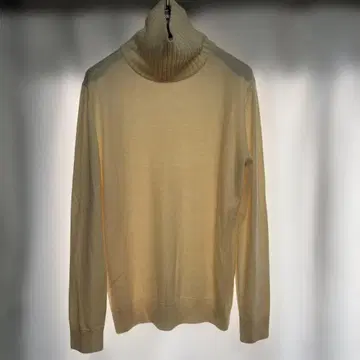 크루치아니 터틀넥 크림