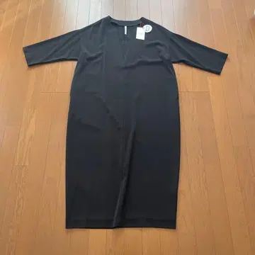 택 포함 새상품 디니테코리에의 블랙 원피스