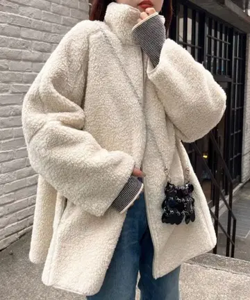 미사용 새상품 차오패닉 티피 페이크 무스탕 리버서블 보아 아우터