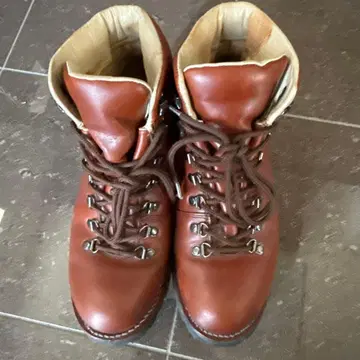 브라운 가죽 등산화 하이컷