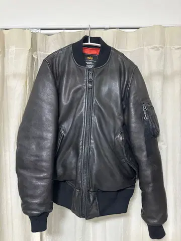 [ 레어 블랙 택 ] ALPHA 가죽 MA-1 다운 ( 직영점 구매 )