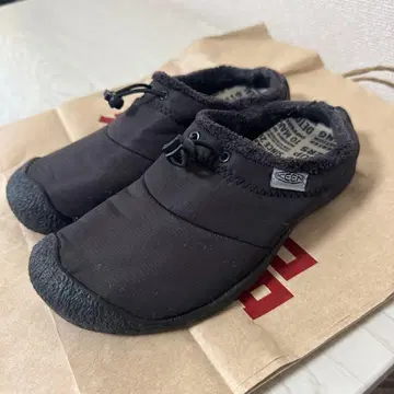 KEEN 블랙 슬립온