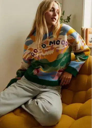 어반 아웃피터스 스웨터