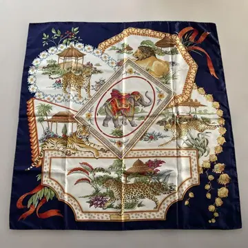 페라가모 스카프