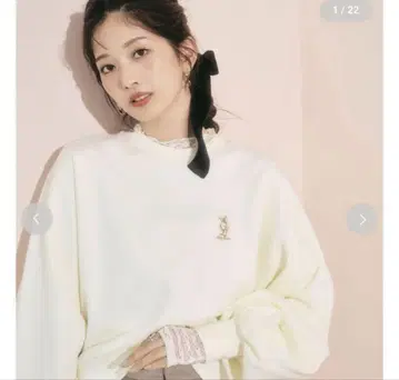 [ 새상품 ] 릴리 브라운 Lily Bear 맨투맨 아이보리