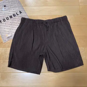 미사용 새상품 L YOUNGLA 숏팬츠