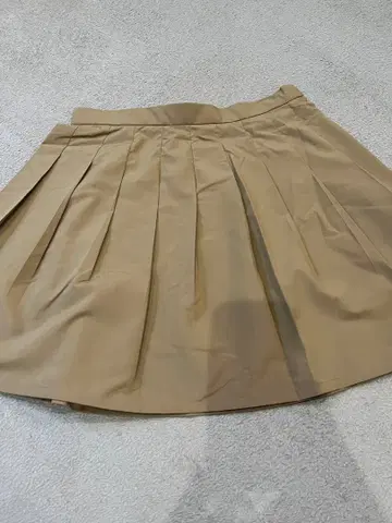 어반 리서치 플리츠 스커트