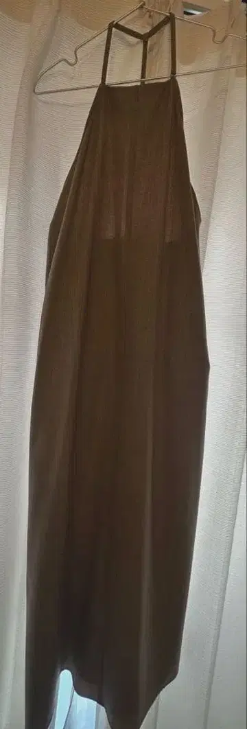 울 홀터넥 원피스