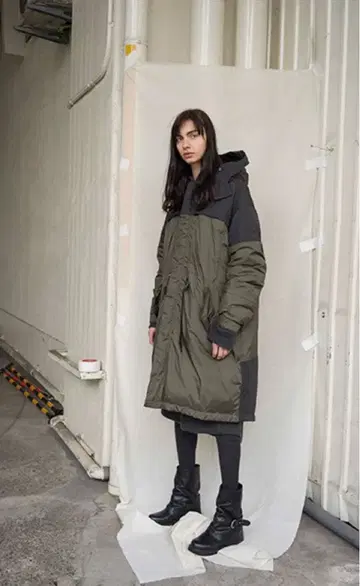 CABANE de ZUCCA 도킹 다운 코트