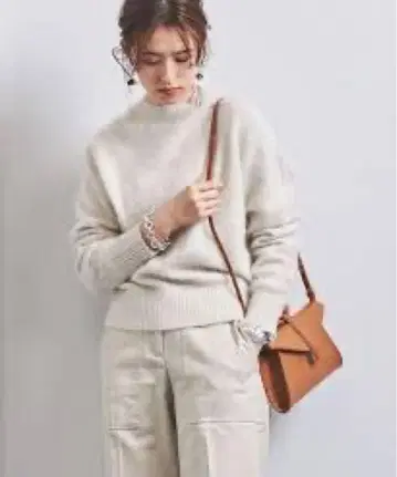 UNITED ARROWS UWSC 폭스 크루넥 니트