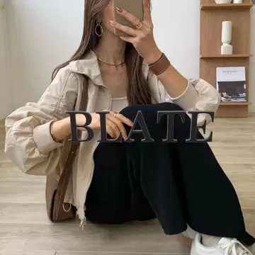 BLATE 베이지 나일론 자켓