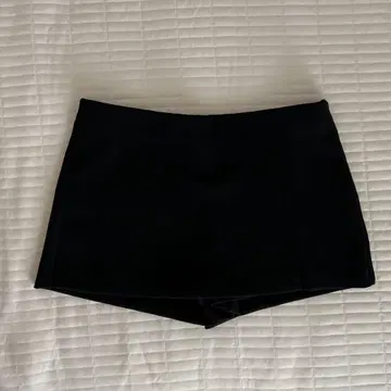 ZARA 블랙 숏팬츠