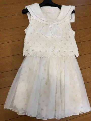 LIZ LISA 하트 자수 세일러 카라 드레스