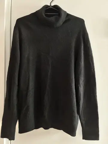 유니클로 UNIQLO 캐시미어 하이넥 스웨터 니트