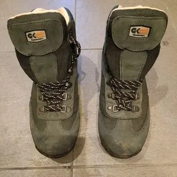 Grandking 등산화 다크 그린