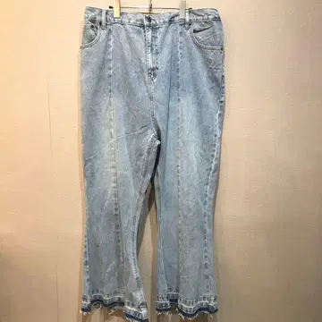 PUNYUS 컷오프 데님 플레어 팬츠