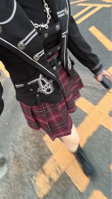 버건디 체크 플리츠 스커트 킬스타