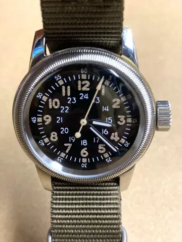 M.R.M.W. 몽트르 로이 밀리터리 워치