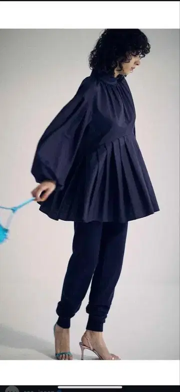 네이비 튜닉 긴팔 플레어 실루엣 SEA