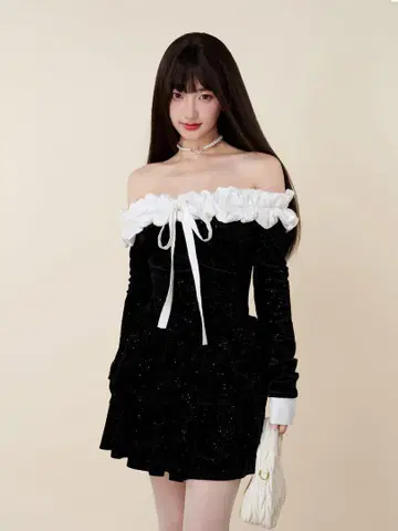 DRYROSS 오프숄더 블랙 벨벳 미니 원피스
