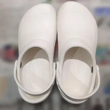 crocs 화이트 클로그 샌들 사이즈 7