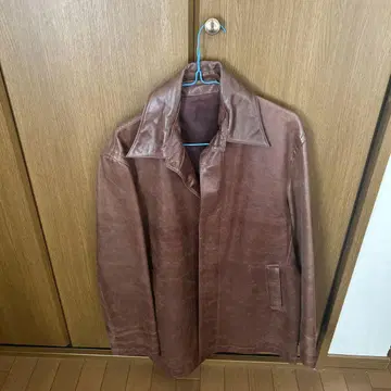 브라운 가죽 코트