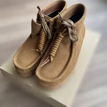 미사용 새상품 클락스 왈라비 23.5cm 고어텍스 브라운