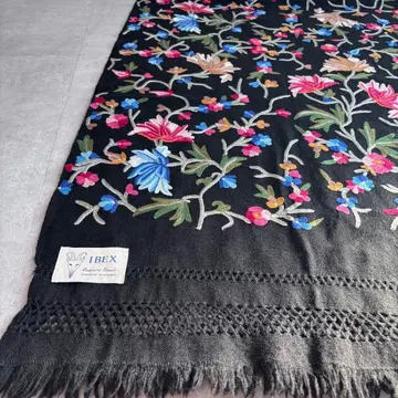 IBEX 스톨 숄 머플러 캐시미어 자수 블랙