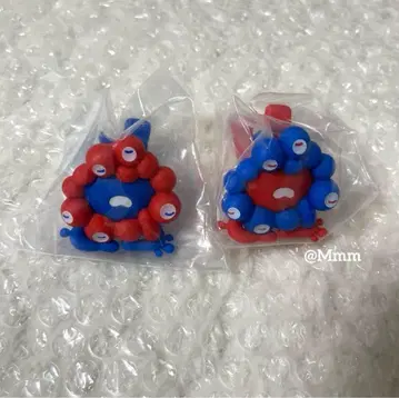 미야쿠미야쿠 가챠 누워있는 모습 2종